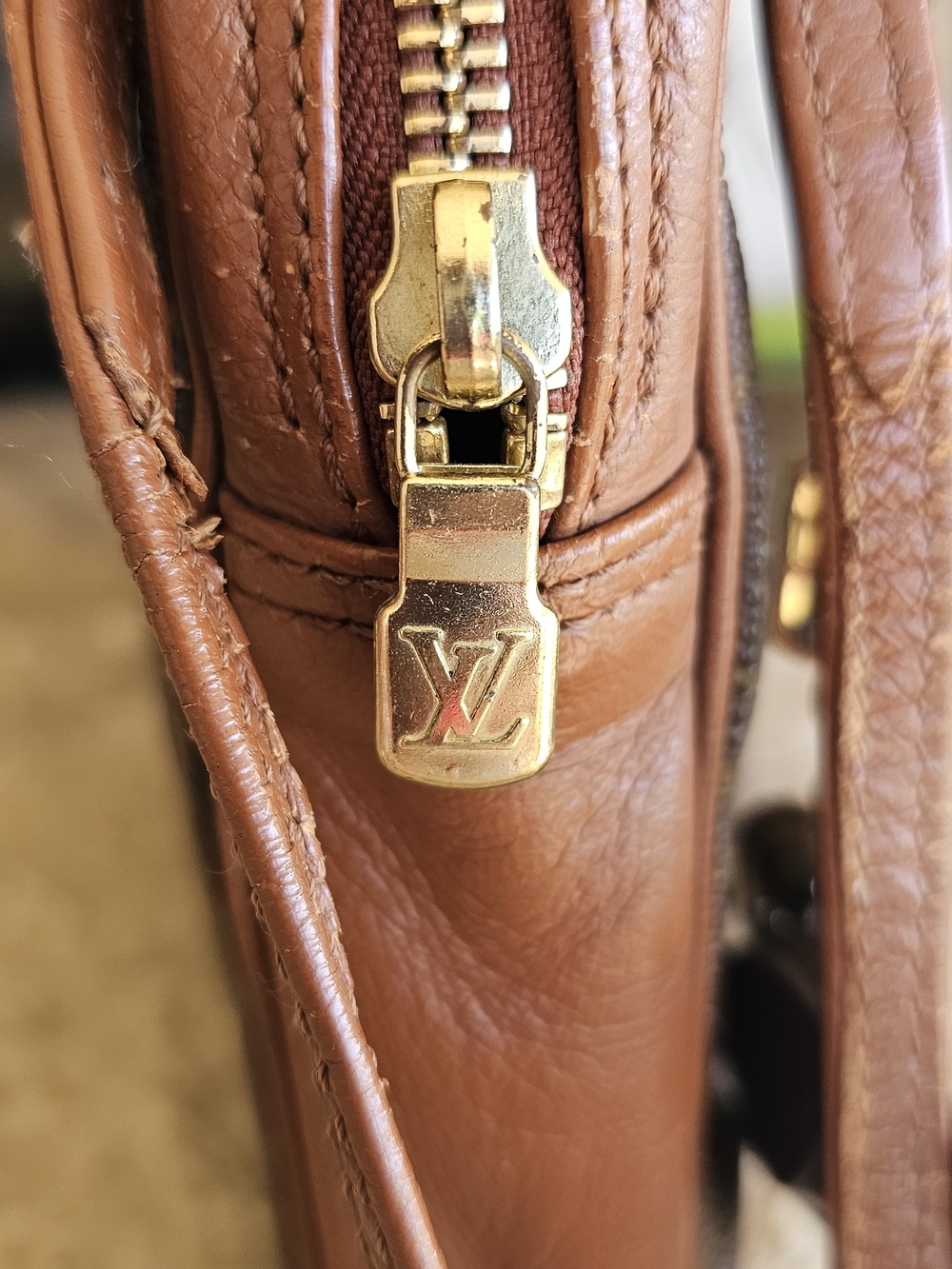 Louis Vuitton Vintage Pochette Sport Clutch - Picture 5 of 13